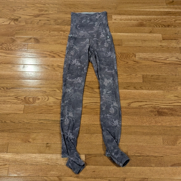 Lululemon Hug Your Core Reversible Leggings Size 4 - Picture 1 of 16